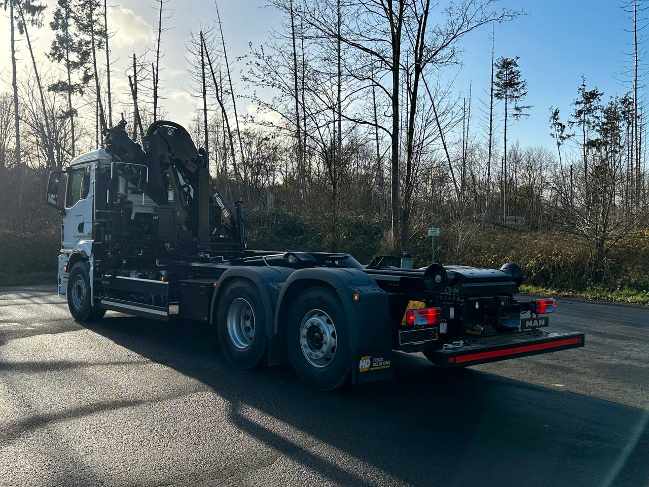 MAN TGS 26.470 6x2 Abrollkipper + Kran Hiab 138-3 - Camión multibasculante, Camión grúa: foto 4 MAN TGS 26.470 6x2 Abrollkipper + Kran Hiab 138-3 - Camión multibasculante, Camión grúa: foto 4