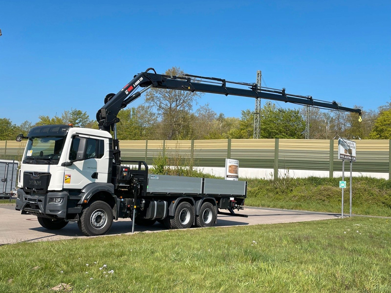 Camión grúa MAN TGS 33.440 6x4  HIAB 228-6: foto 10