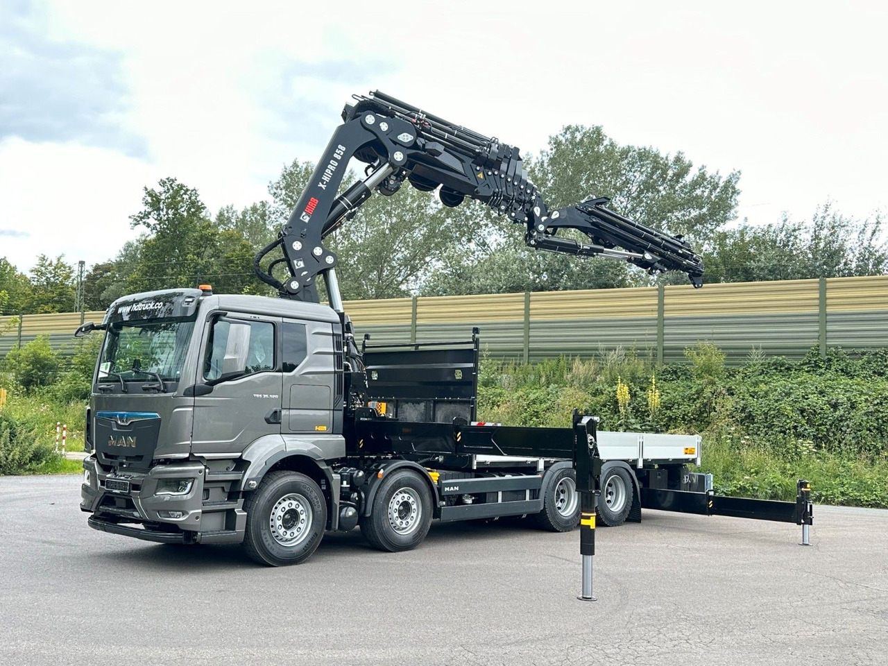 MAN TGS 35.520 8x4 BL HIAB X-HiPro858E-8 & Jib150x-6 - Camión grúa: foto 1 MAN TGS 35.520 8x4 BL HIAB X-HiPro858E-8 & Jib150x-6 - Camión grúa: foto 1
