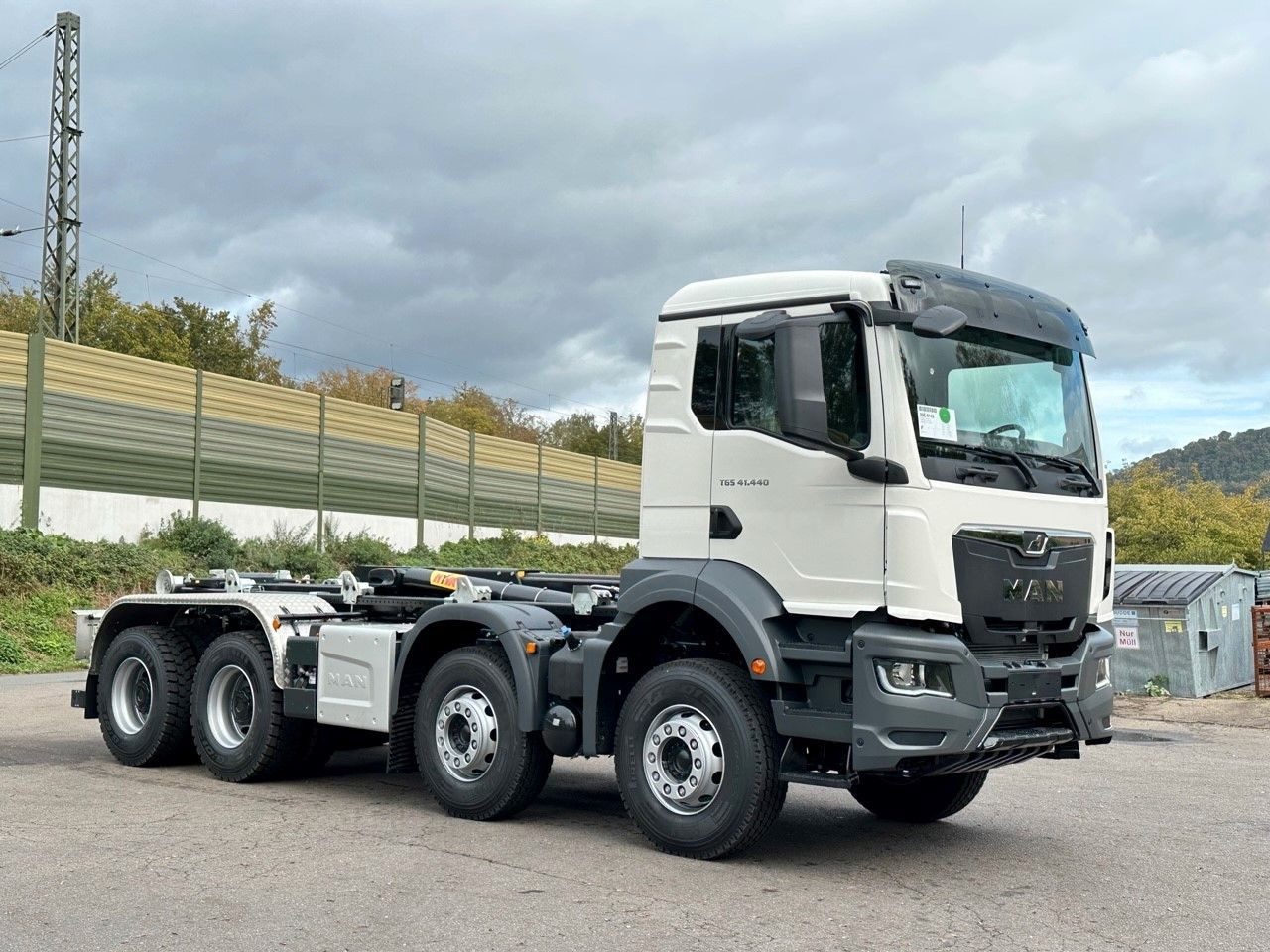 MAN TGS 41.440 8x4 Euro6e Hyva 26-55 Abrollkipper - Camión multibasculante: foto 4 MAN TGS 41.440 8x4 Euro6e Hyva 26-55 Abrollkipper - Camión multibasculante: foto 4