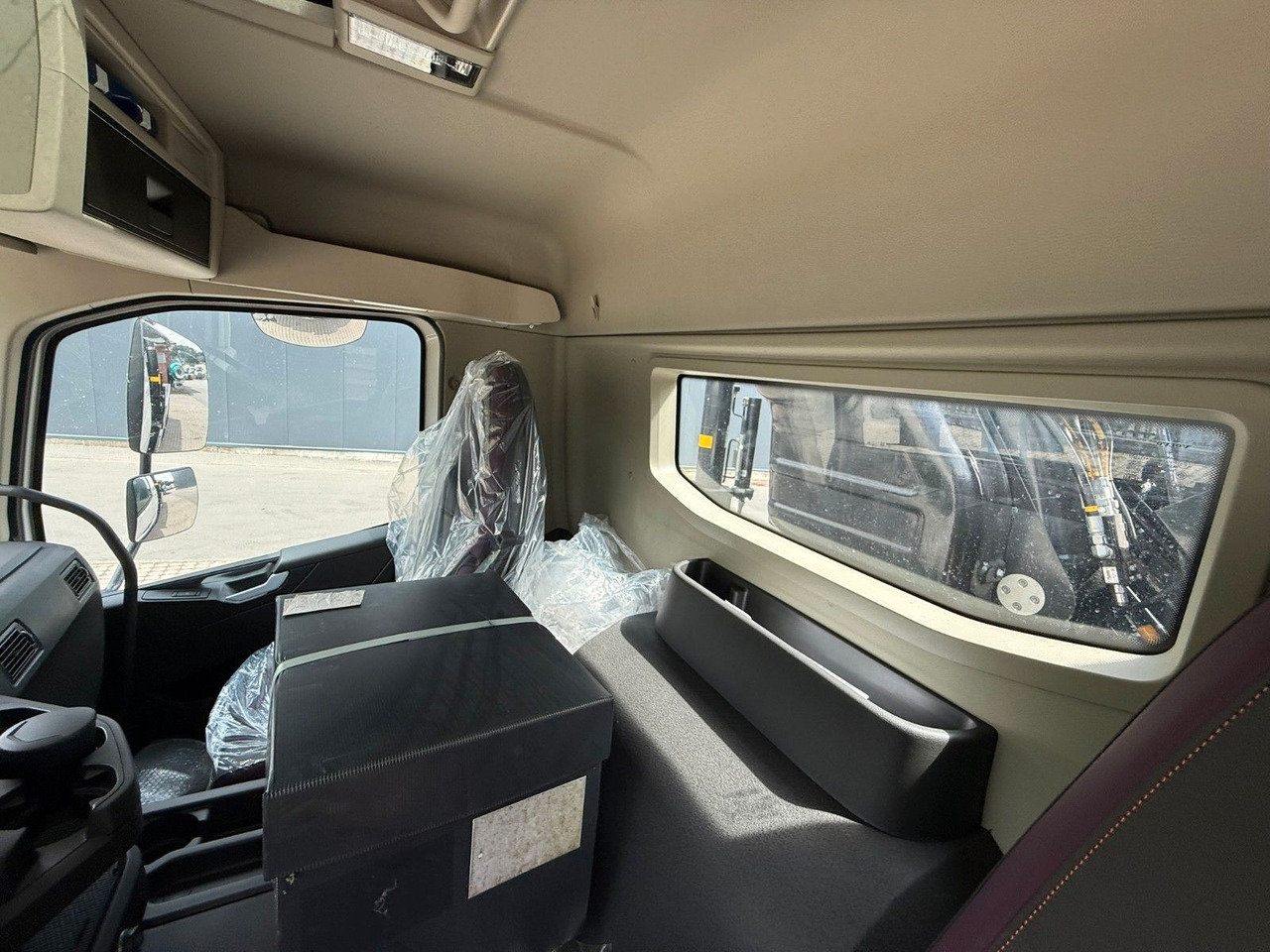 Camión grúa Volvo FMX 500 8x4 Kran Hiab 658-6: foto 14