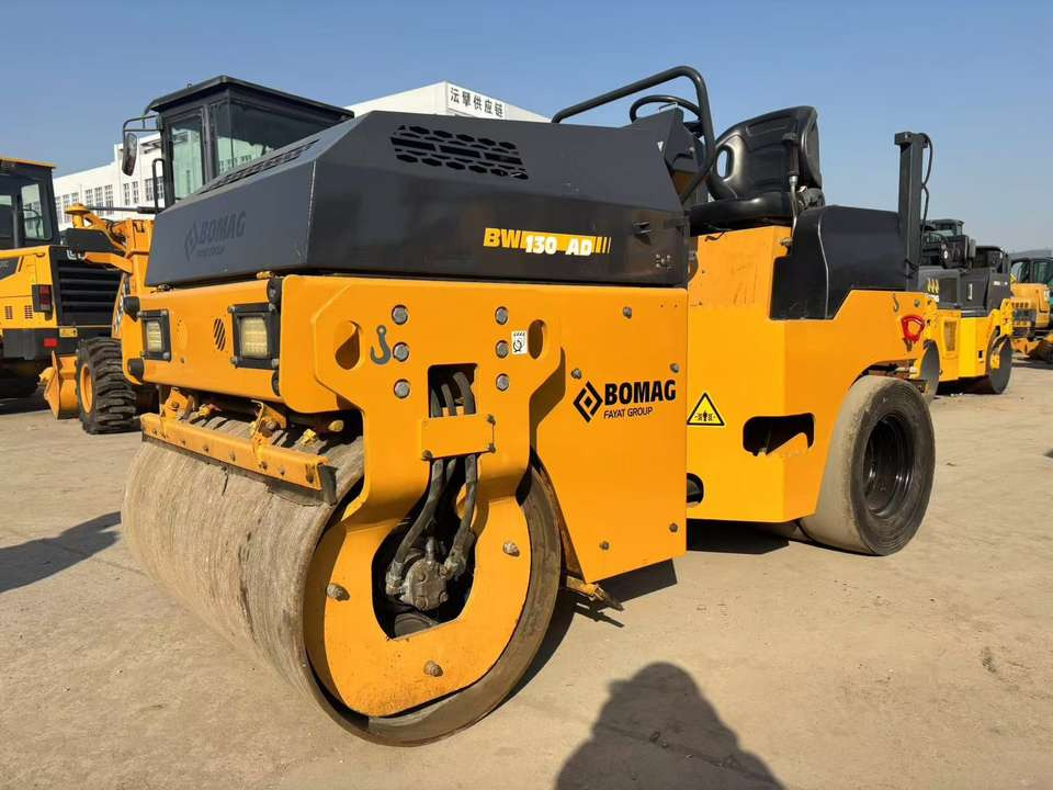 BOMAG BW130D Used Road Roller Construction Machinery for Sale in Good Condition - Apisonadora de asfalto: foto 2 BOMAG BW130D Used Road Roller Construction Machinery for Sale in Good Condition - Apisonadora de asfalto: foto 2