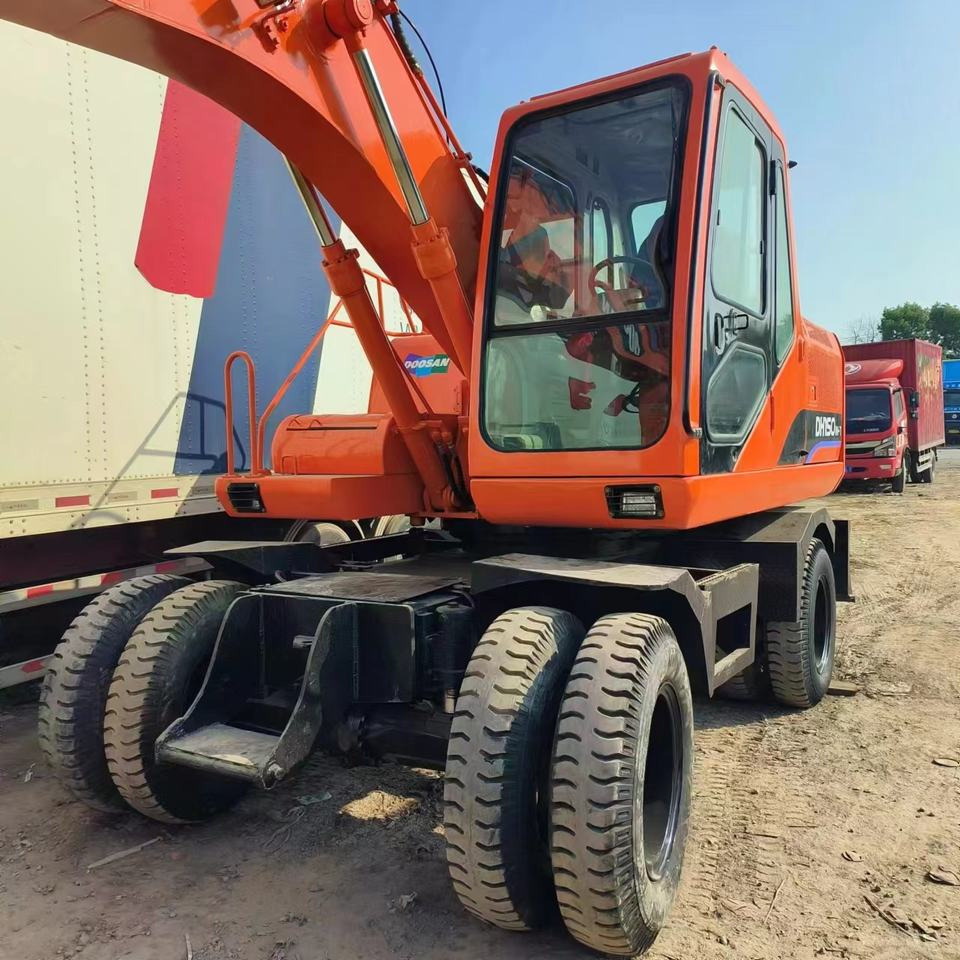 Doosan DH 150 LC-7 - Excavadora de ruedas: foto 4 Doosan DH 150 LC-7 - Excavadora de ruedas: foto 4