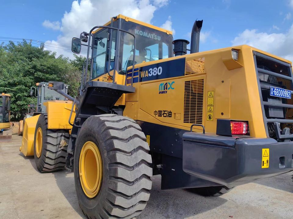 Hot Sale Used Komatsu WA380-6 Wheel Loader Backhoe Loader with Excellent Front Loading Feature - Cargadora de ruedas: foto 4 Hot Sale Used Komatsu WA380-6 Wheel Loader Backhoe Loader with Excellent Front Loading Feature - Cargadora de ruedas: foto 4