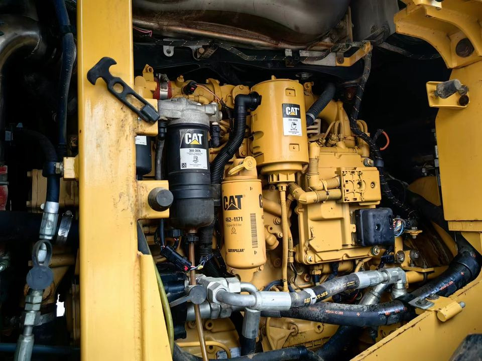 Low Price Sale! Used CAT 950GC Wheel Loader Original Front End Loader 950GC Loader in Shanghai China - Cargadora de ruedas: foto 3 Low Price Sale! Used CAT 950GC Wheel Loader Original Front End Loader 950GC Loader in Shanghai China - Cargadora de ruedas: foto 3