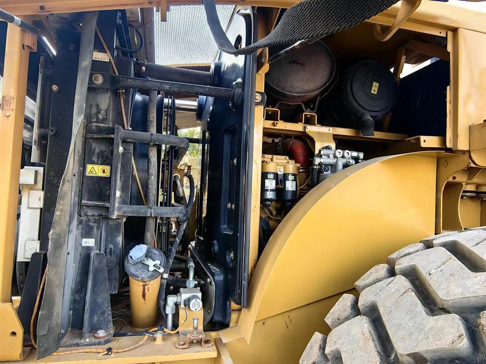 Original CAT Used CAT 950GC Wheel Loader Caterpillar 950GC CAT Loader Low Service Time - Cargadora de ruedas: foto 5 Original CAT Used CAT 950GC Wheel Loader Caterpillar 950GC CAT Loader Low Service Time - Cargadora de ruedas: foto 5