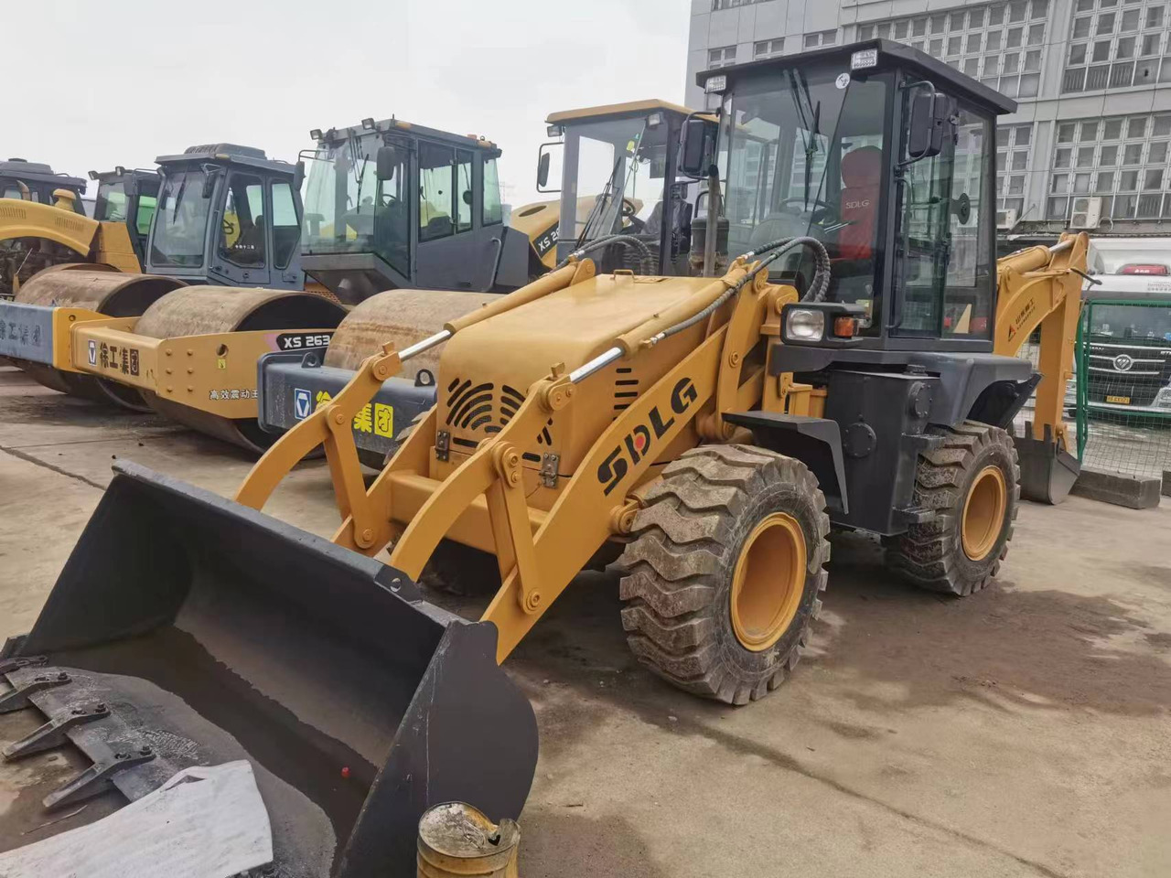 SDLG LGB680 - Retroexcavadora: foto 2 SDLG LGB680 - Retroexcavadora: foto 2