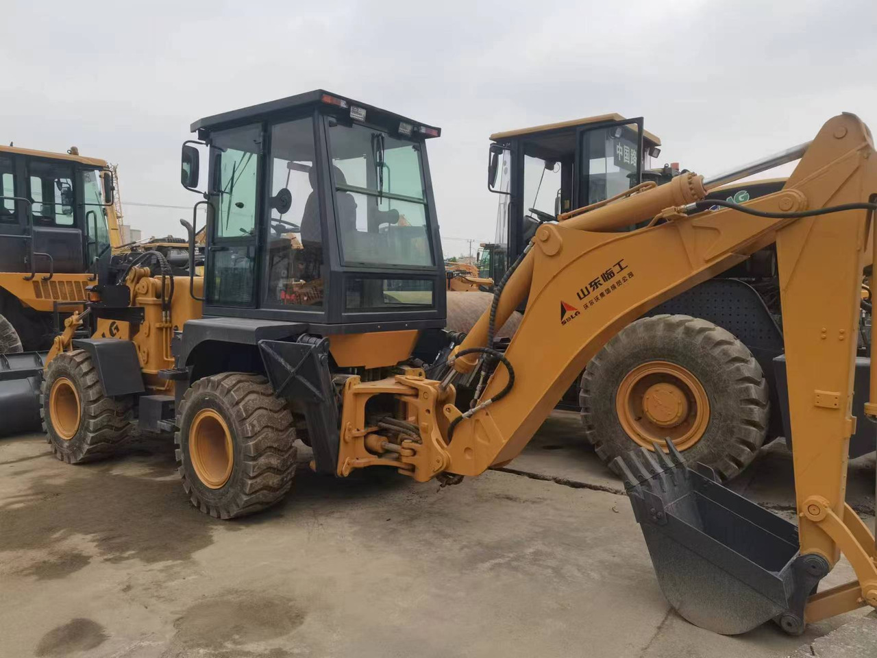 SDLG LGB680 - Retroexcavadora: foto 3 SDLG LGB680 - Retroexcavadora: foto 3