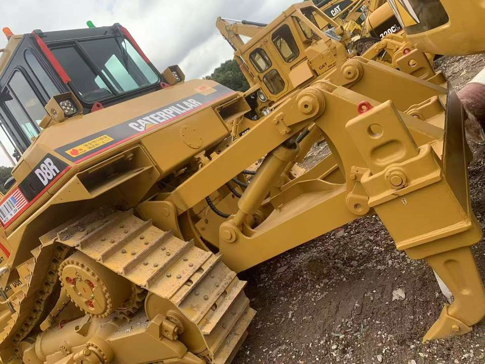 Used Machinery Caterpillar CAT D8R Bulldozer With Ripper Construction & Building Machinery Second Hand - Bulldozer: foto 3 Used Machinery Caterpillar CAT D8R Bulldozer With Ripper Construction & Building Machinery Second Hand - Bulldozer: foto 3