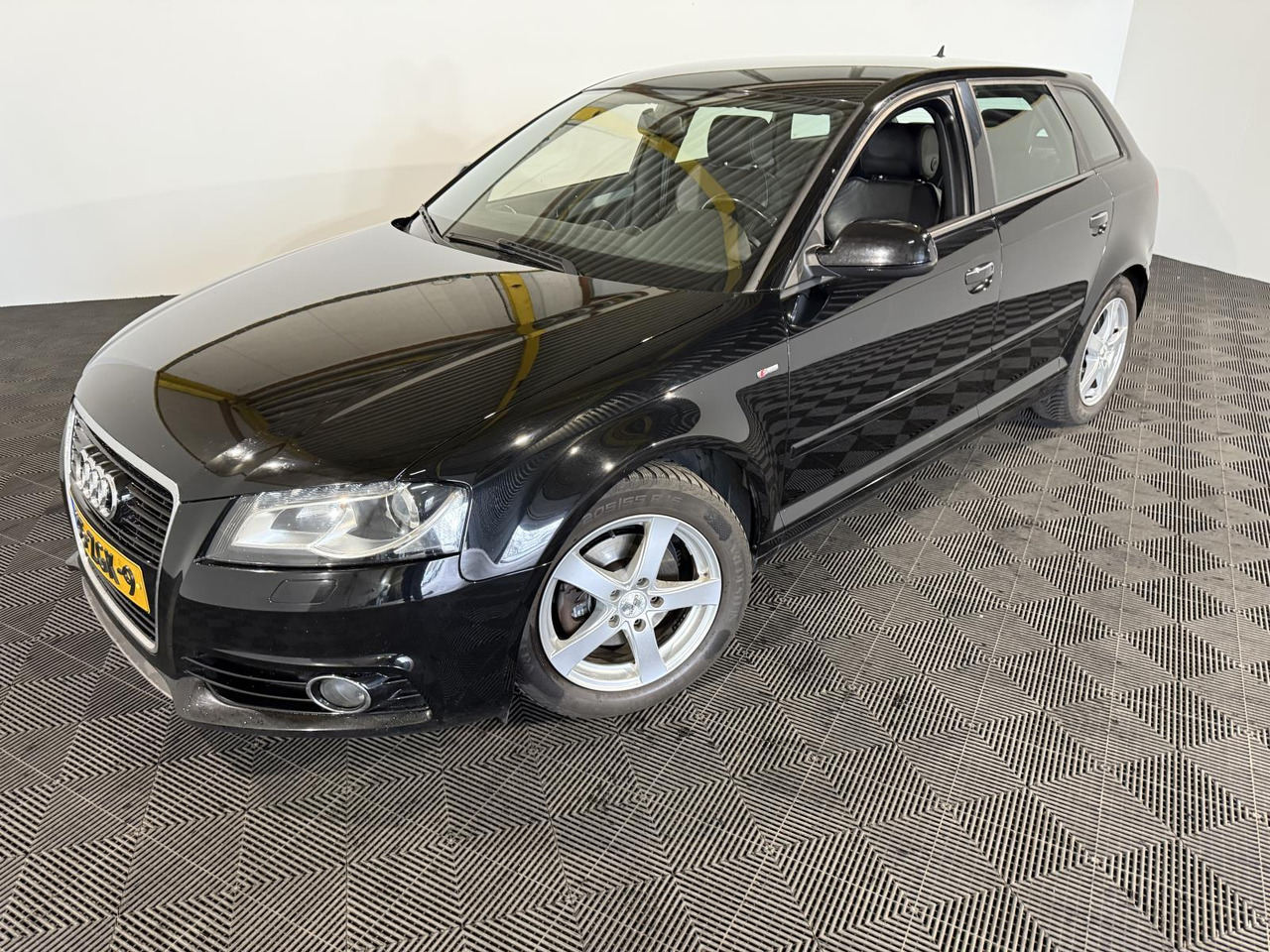 Audi A3 Sportback 1.2 TFSI S Line 35-ZGK-9 288.082 km - Coche: foto 1 Audi A3 Sportback 1.2 TFSI S Line 35-ZGK-9 288.082 km - Coche: foto 1