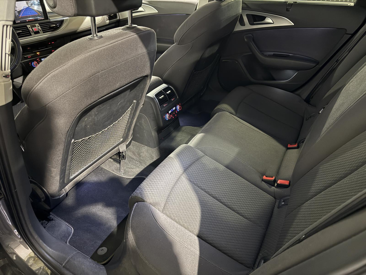 Audi | A6 Avant | 1.8 TFSI ultra Premium Edition | 2016 | 240.412 km | Automaat | L563VD | Geen oordeel - Coche: foto 2 Audi | A6 Avant | 1.8 TFSI ultra Premium Edition | 2016 | 240.412 km | Automaat | L563VD | Geen oordeel - Coche: foto 2