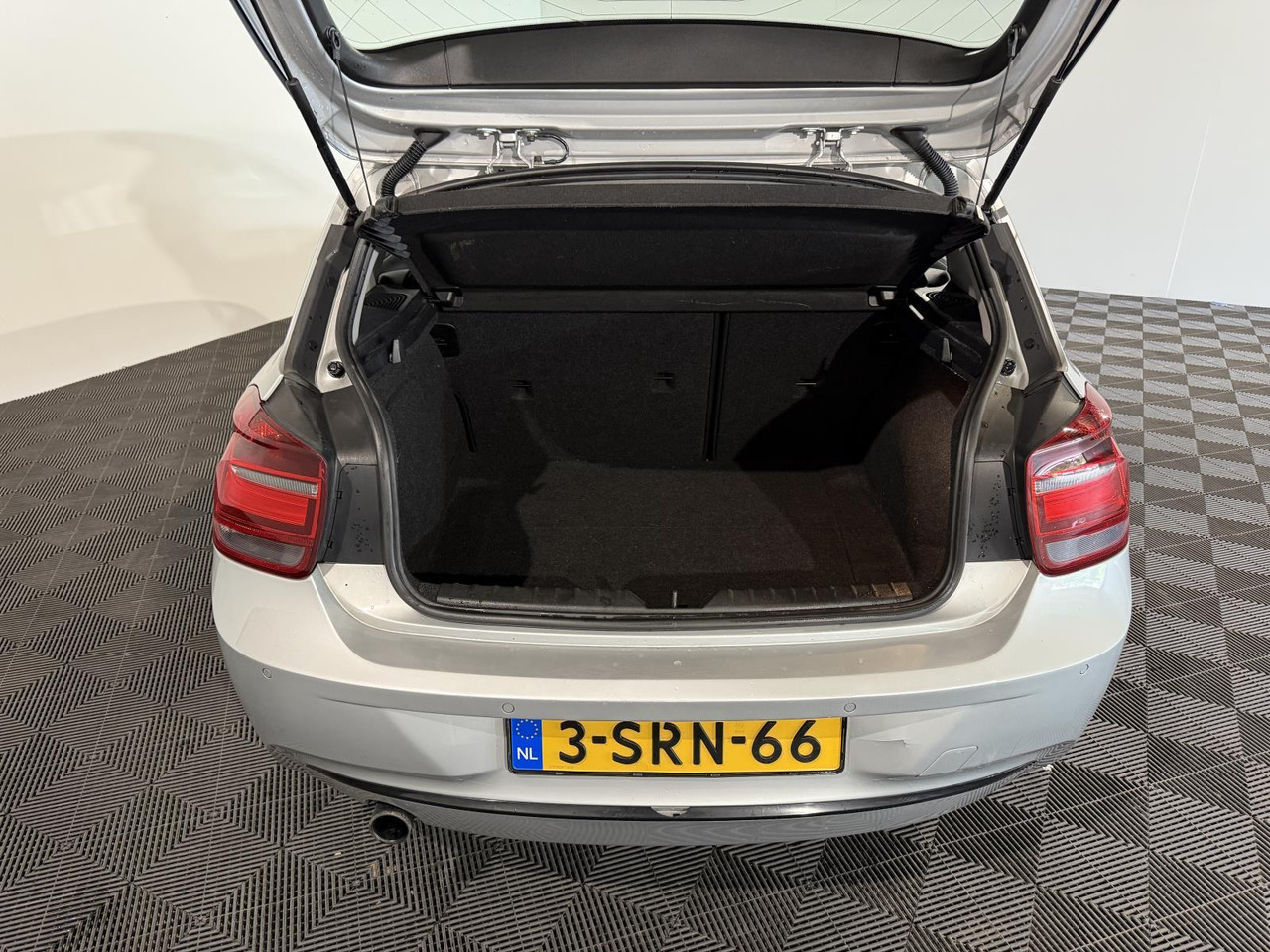 BMW 1-serie 116i EDE Executive 3-SRN-66 - Coche: foto 2 BMW 1-serie 116i EDE Executive 3-SRN-66 - Coche: foto 2