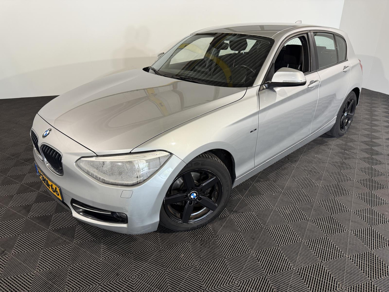 BMW 1-serie 116i EDE Executive 3-SRN-66 - Coche: foto 1 BMW 1-serie 116i EDE Executive 3-SRN-66 - Coche: foto 1
