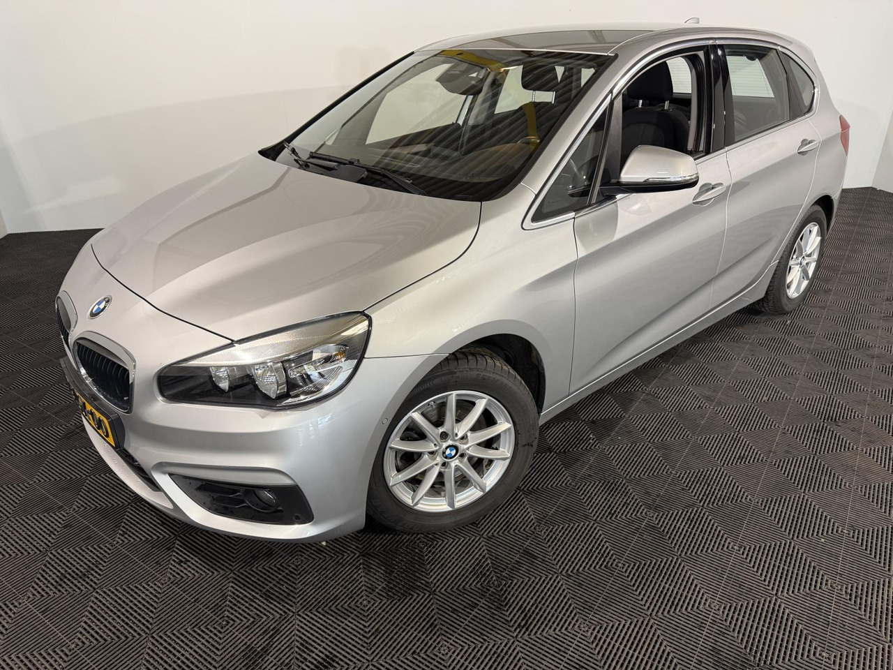 BMW 2-serie Active Tourer 218i Executive 2-ZGX-00 198.295 km - Coche: foto 1 BMW 2-serie Active Tourer 218i Executive 2-ZGX-00 198.295 km - Coche: foto 1