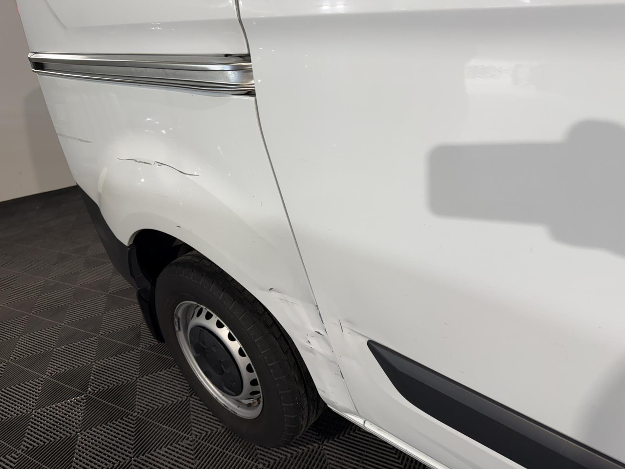 Ford Transit Custom 270 2.0 TDCI L1H1 V-026-FL - Furgón: foto 2 Ford Transit Custom 270 2.0 TDCI L1H1 V-026-FL - Furgón: foto 2