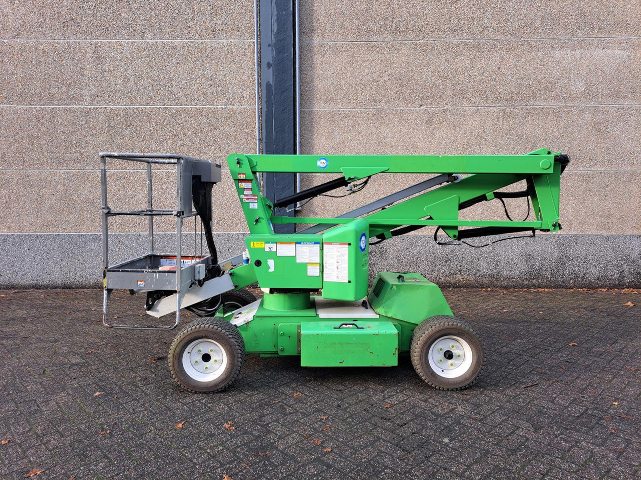 Niftylift HR12 Telescoophoogwerker DE Bi-Energy/Hybride 2WD 12m 2017 - Plataforma elevadora: foto 4 Niftylift HR12 Telescoophoogwerker DE Bi-Energy/Hybride 2WD 12m 2017 - Plataforma elevadora: foto 4