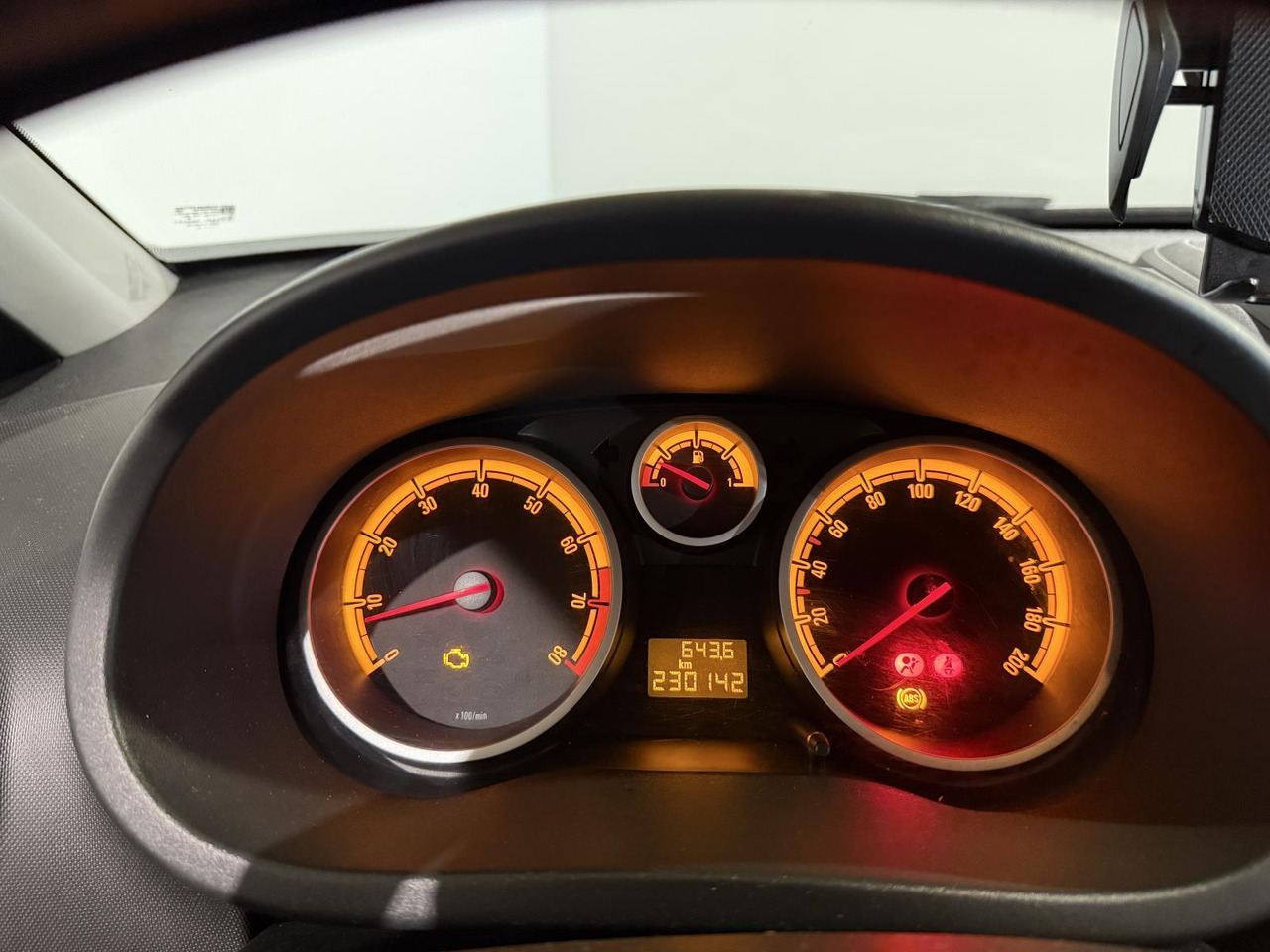 Opel | Corsa | 1.2-16V Anniversary Edition | 2012 | 230.142 km | 5THL16 | Onlogisch - Hatchback: foto 5 Opel | Corsa | 1.2-16V Anniversary Edition | 2012 | 230.142 km | 5THL16 | Onlogisch - Hatchback: foto 5