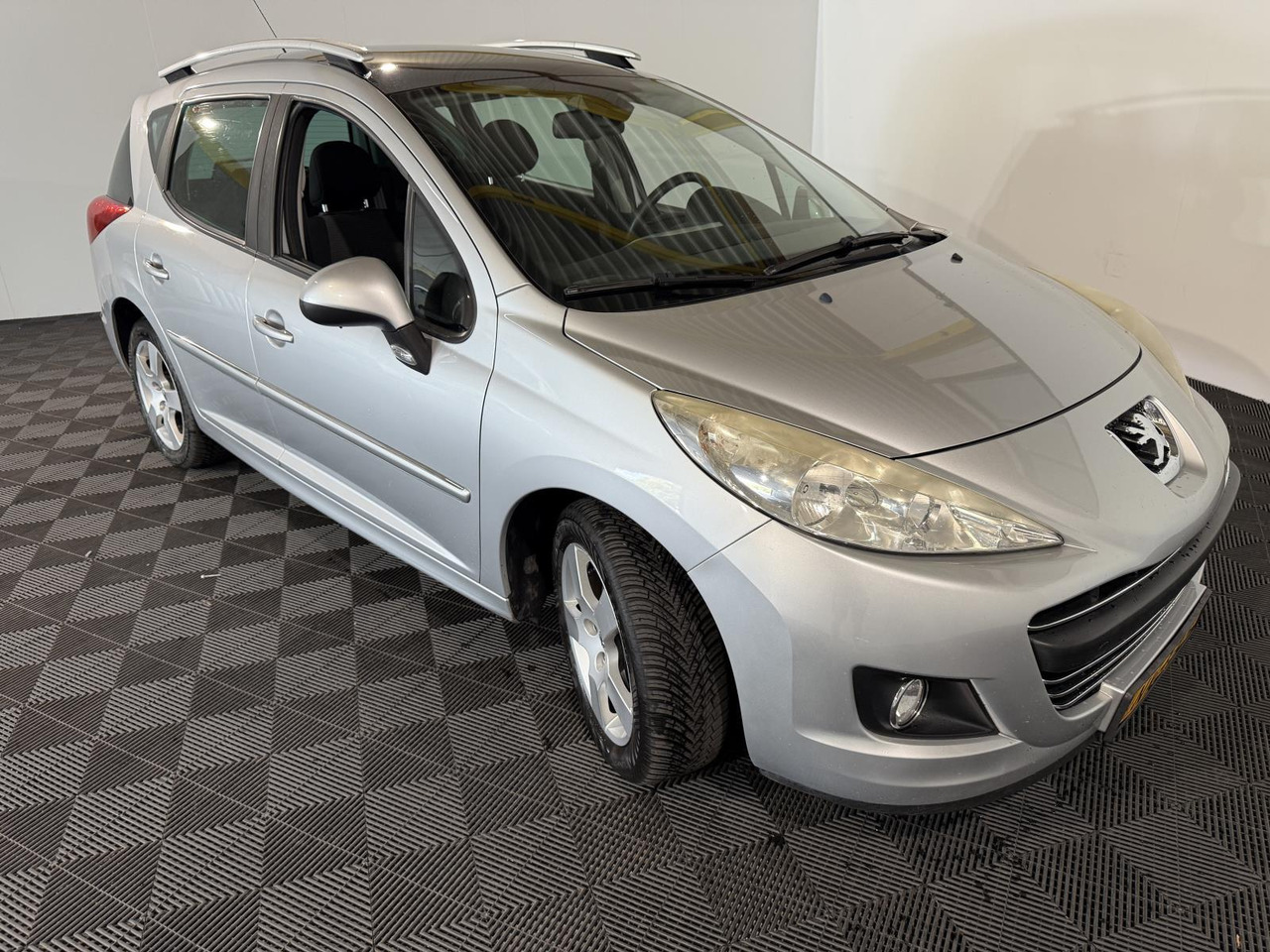 Peugeot | 207 SW | 1.6 VTi Sublime | 2009 | 125.329 km | NK430Z | Geen oordeel - Coche: foto 3 Peugeot | 207 SW | 1.6 VTi Sublime | 2009 | 125.329 km | NK430Z | Geen oordeel - Coche: foto 3