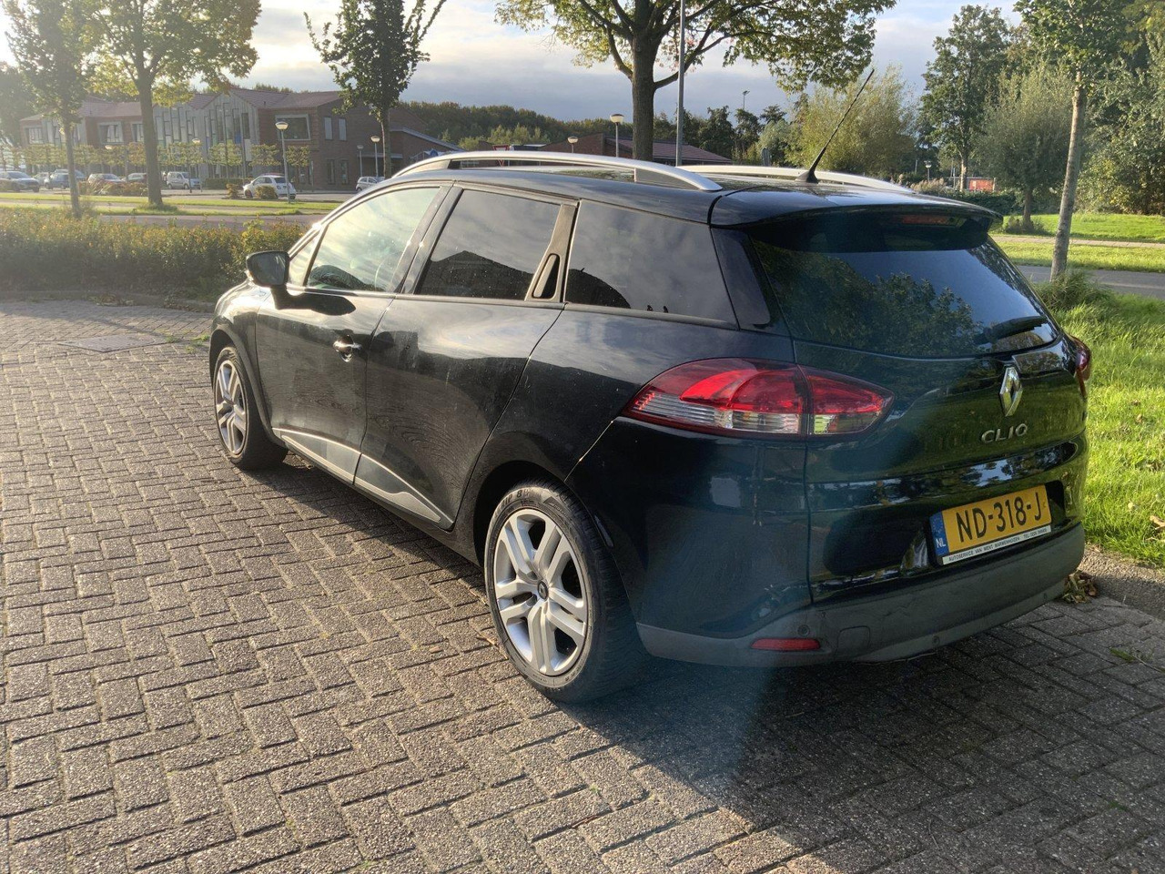 Renault | Clio Estate | 0.9 TCe Zen | 2016 | 133.462 km | ND318J | Logisch - Coche: foto 2 Renault | Clio Estate | 0.9 TCe Zen | 2016 | 133.462 km | ND318J | Logisch - Coche: foto 2