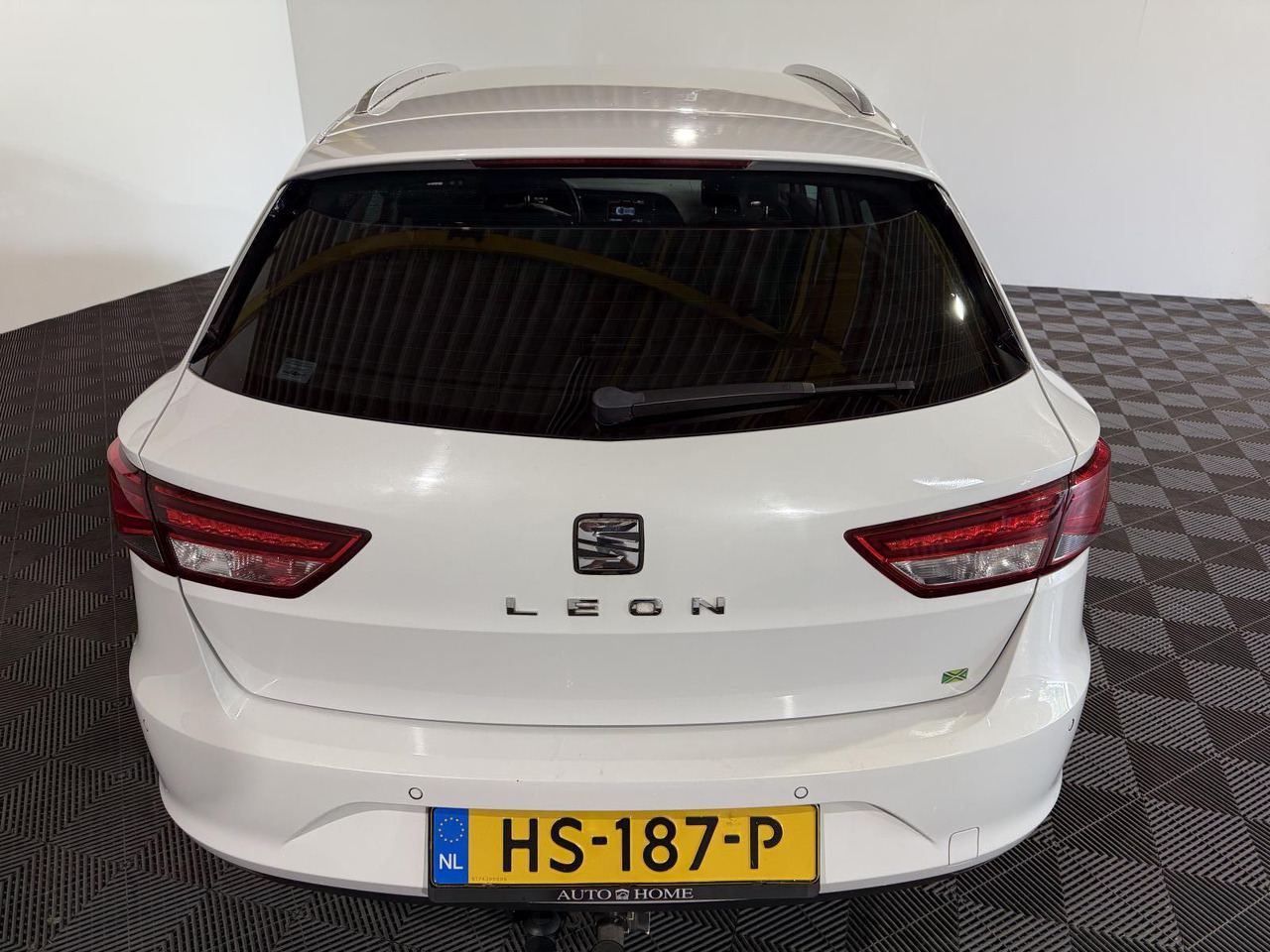 SEAT | Leon ST | 1.6 TDI Style Connect Ecomotive | 2015 | 284.524 km | HS187P | Logisch - Coche: foto 2 SEAT | Leon ST | 1.6 TDI Style Connect Ecomotive | 2015 | 284.524 km | HS187P | Logisch - Coche: foto 2
