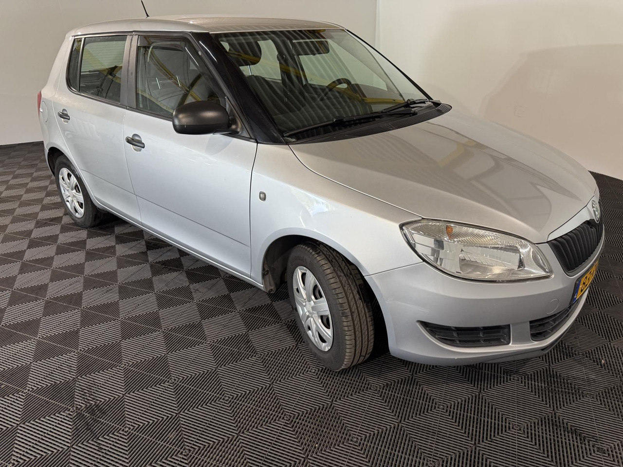 Skoda Fabia 1.2-12V Go | 2011 | 195.623 km | 83-RKB-4 - Hatchback: foto 5 Skoda Fabia 1.2-12V Go | 2011 | 195.623 km | 83-RKB-4 - Hatchback: foto 5