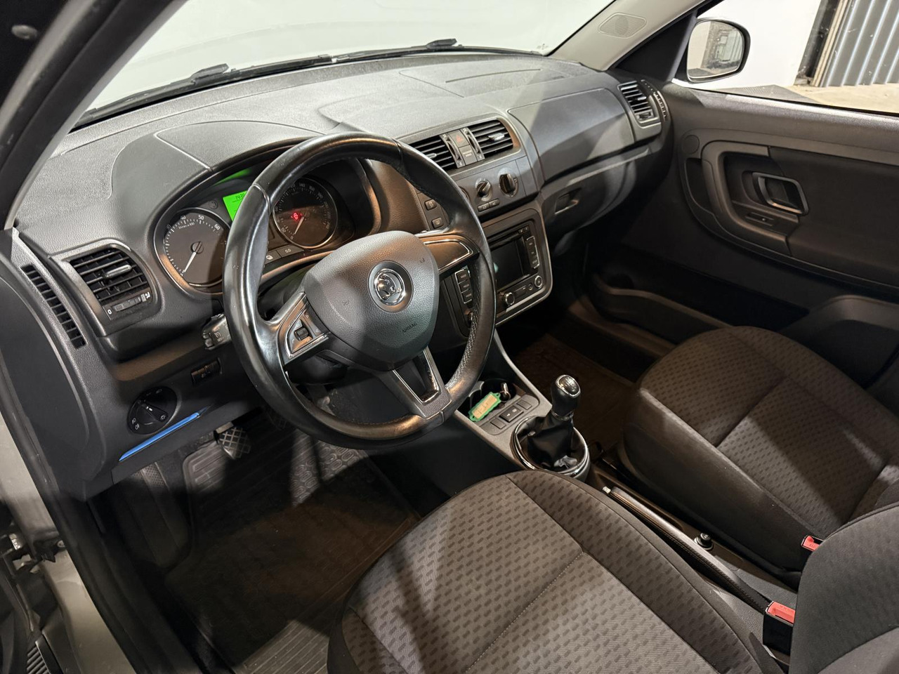Skoda Roomster 1.2 TSI Drive | 2015 | 119.156 km | 2-XTS-79 - Coche: foto 4 Skoda Roomster 1.2 TSI Drive | 2015 | 119.156 km | 2-XTS-79 - Coche: foto 4