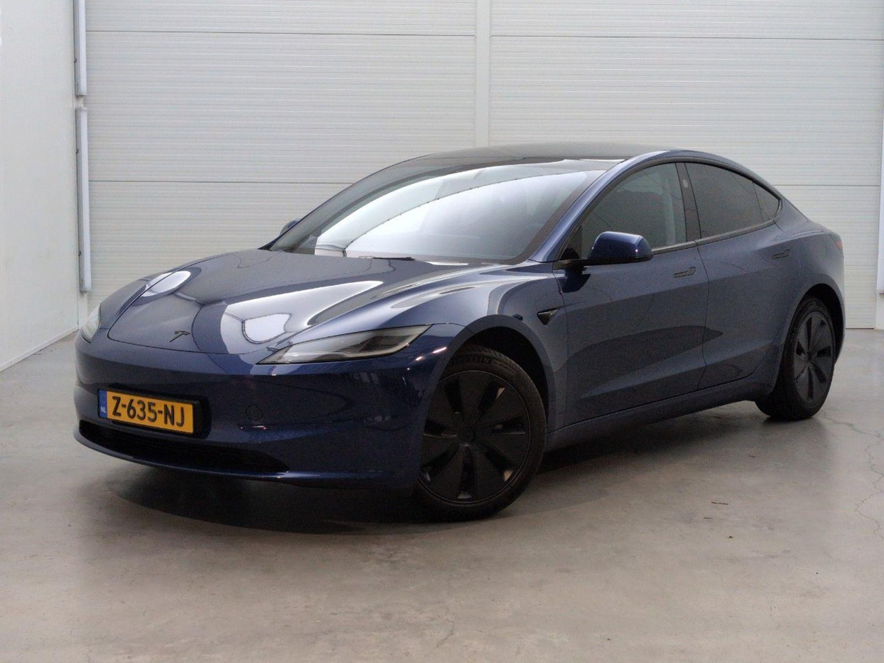 Tesla Model 3 RWD 60 kWh | 2024 | 34.719 km | Automaat | Z635NJ | NAP: Logisch - Hatchback: foto 1 Tesla Model 3 RWD 60 kWh | 2024 | 34.719 km | Automaat | Z635NJ | NAP: Logisch - Hatchback: foto 1