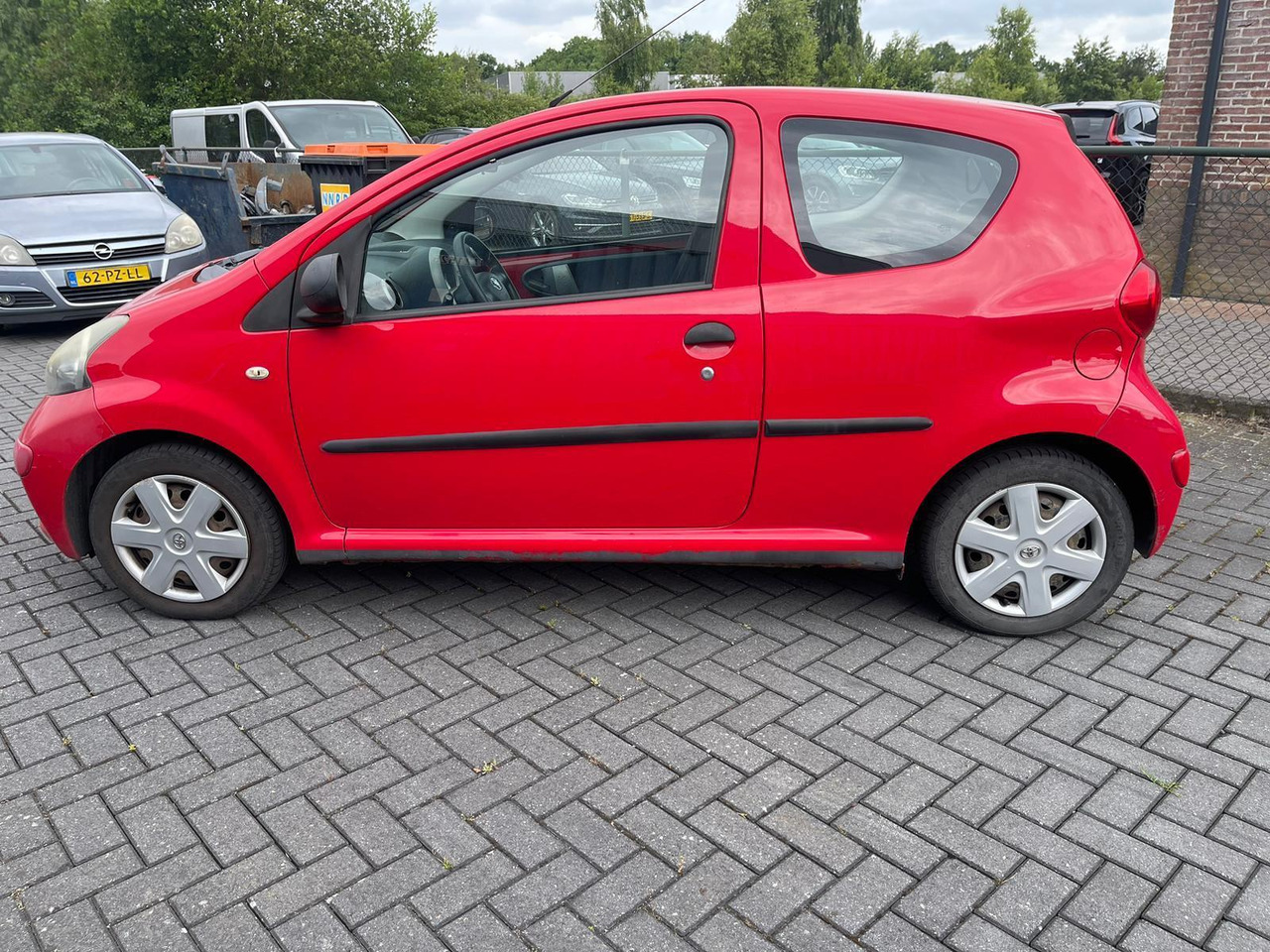 Toyota Aygo 1.0 12V 37-XF-VH - Hatchback: foto 4 Toyota Aygo 1.0 12V 37-XF-VH - Hatchback: foto 4