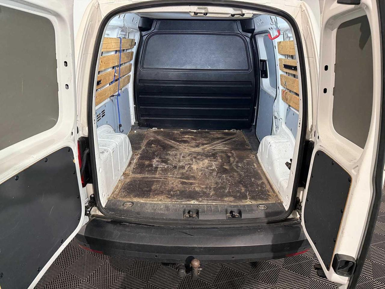 Volkswagen Caddy 2.0 TDI L1H1 BMT Comfortline VZ-140-J 169.307 km - Furgoneta pequeña: foto 3 Volkswagen Caddy 2.0 TDI L1H1 BMT Comfortline VZ-140-J 169.307 km - Furgoneta pequeña: foto 3
