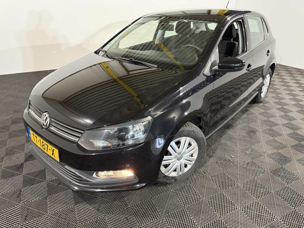 Volkswagen | Polo | 1.0 Comfortline Connected Series | 2017 | 178.442 km | TT187X | Geen oordeel - Hatchback: foto 1 Volkswagen | Polo | 1.0 Comfortline Connected Series | 2017 | 178.442 km | TT187X | Geen oordeel - Hatchback: foto 1