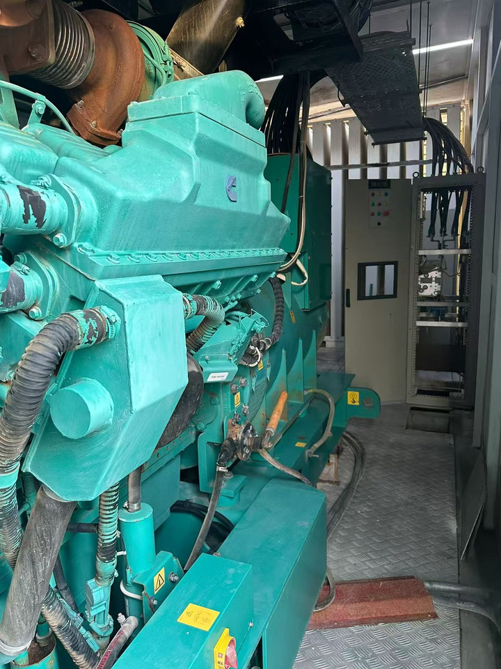 CUMMINS QSK60-G4 - Generador industriale: foto 5 CUMMINS QSK60-G4 - Generador industriale: foto 5