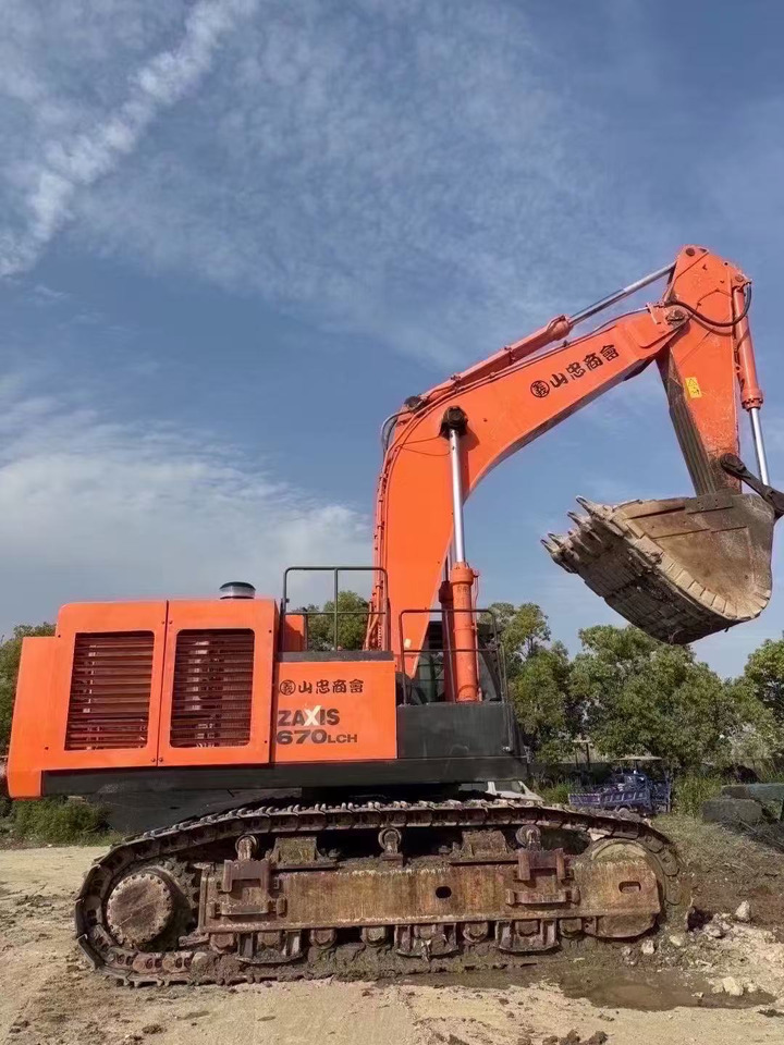 HITACHI 670LCH-5G - Excavadora: foto 1 HITACHI 670LCH-5G - Excavadora: foto 1