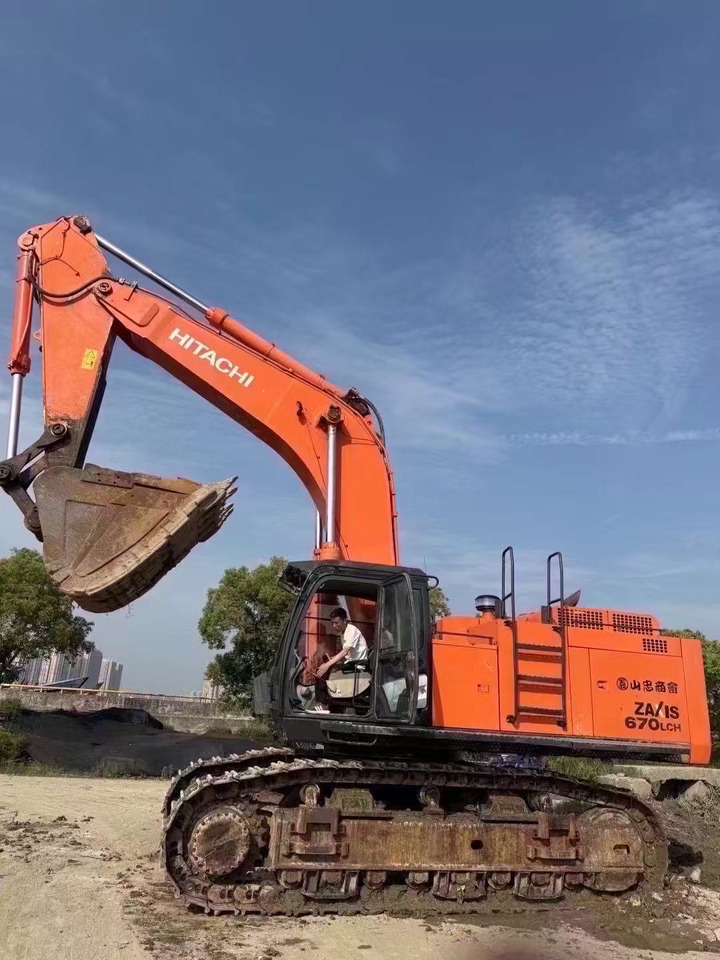 HITACHI 670LCH-5G - Excavadora: foto 2 HITACHI 670LCH-5G - Excavadora: foto 2