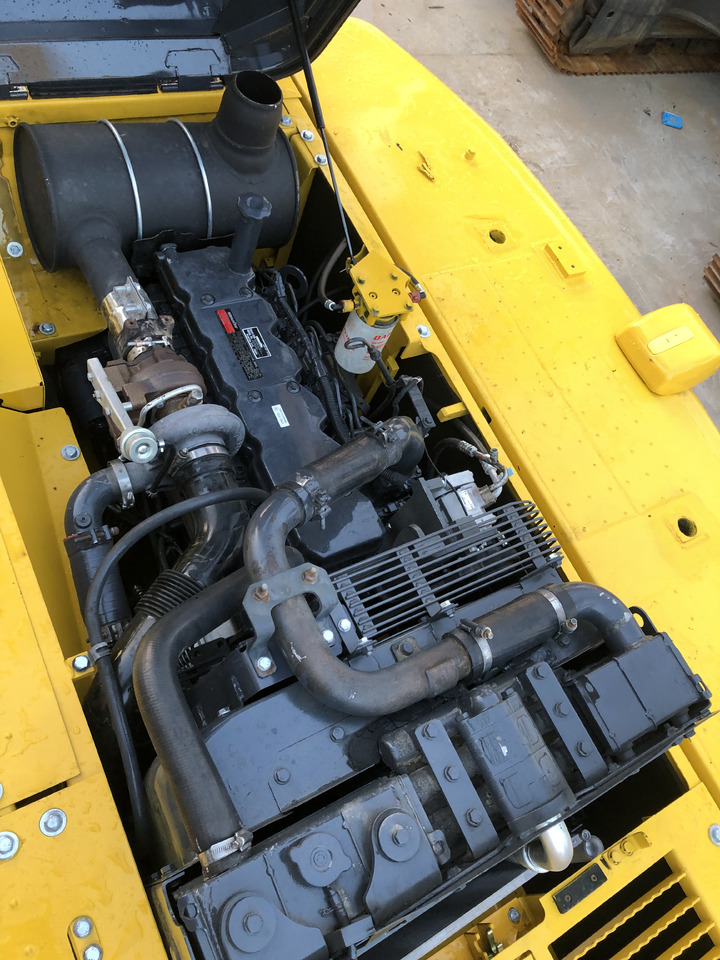 KOMATSU PC220-8N1 - Excavadora de cadenas: foto 4 KOMATSU PC220-8N1 - Excavadora de cadenas: foto 4