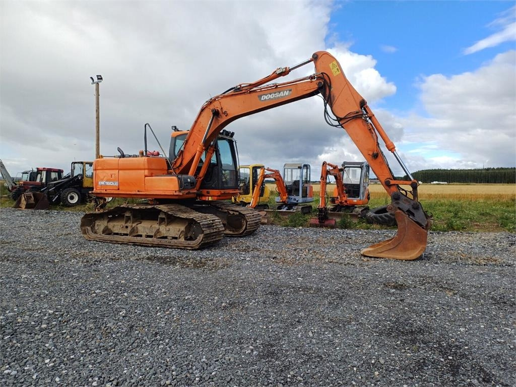 Doosan DX160LC Metsä alustalla - Excavadora de cadenas: foto 4 Doosan DX160LC Metsä alustalla - Excavadora de cadenas: foto 4