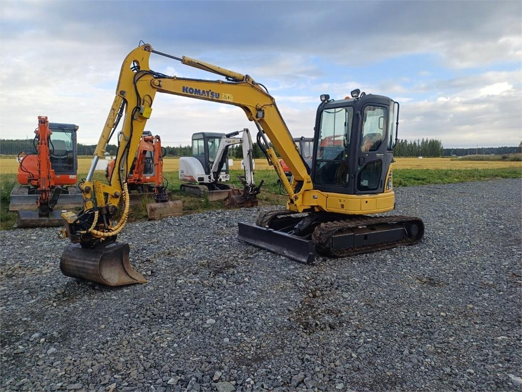 Komatsu pc50mr-2 Engcon pyörittäjällä - Miniexcavadora: foto 1 Komatsu pc50mr-2 Engcon pyörittäjällä - Miniexcavadora: foto 1