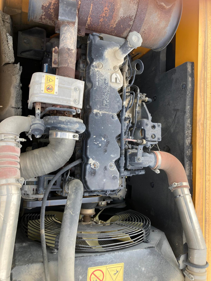 PELLE SUR CHENILLES HYUNDAI ROBEX 250 NLC-9 - Excavadora de cadenas: foto 5 PELLE SUR CHENILLES HYUNDAI ROBEX 250 NLC-9 - Excavadora de cadenas: foto 5