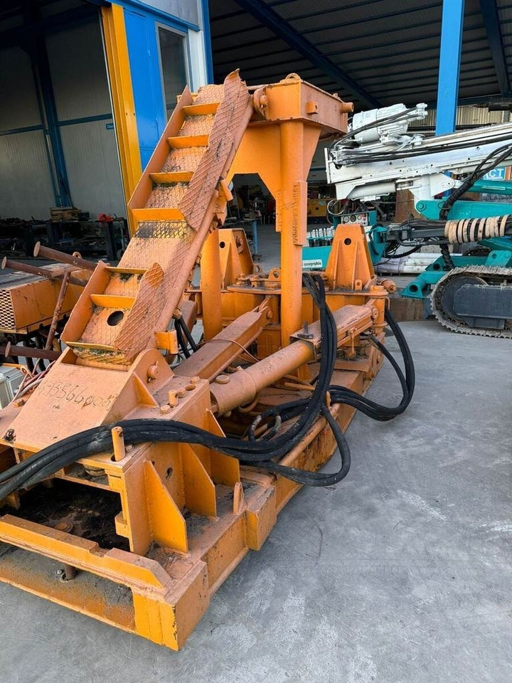 Casagrande Casing Oscillator 900 - Equipo de construcción: foto 1 Casagrande Casing Oscillator 900 - Equipo de construcción: foto 1