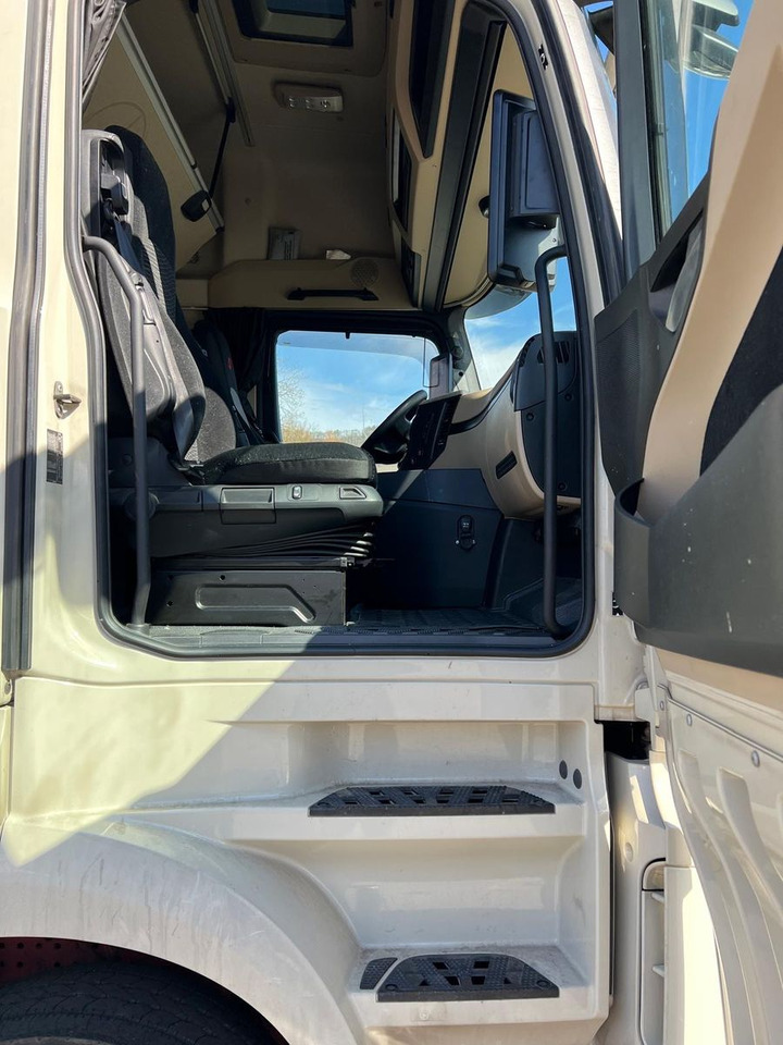 Mercedes-Benz Actros 1848 LS/GIGA/MirrorCam/Retarder/2instock - Cabeza tractora: foto 3 Mercedes-Benz Actros 1848 LS/GIGA/MirrorCam/Retarder/2instock - Cabeza tractora: foto 3
