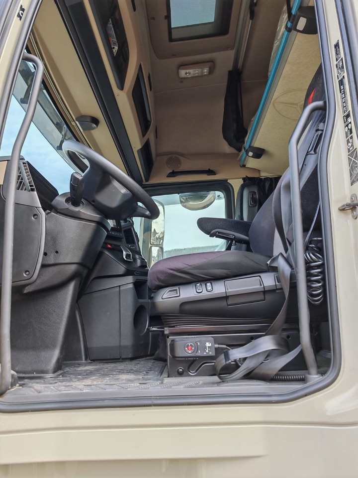 Mercedes-Benz Actros 1848 LS/GIGA/MirrorCam/Retarder/2instock - Cabeza tractora: foto 4 Mercedes-Benz Actros 1848 LS/GIGA/MirrorCam/Retarder/2instock - Cabeza tractora: foto 4