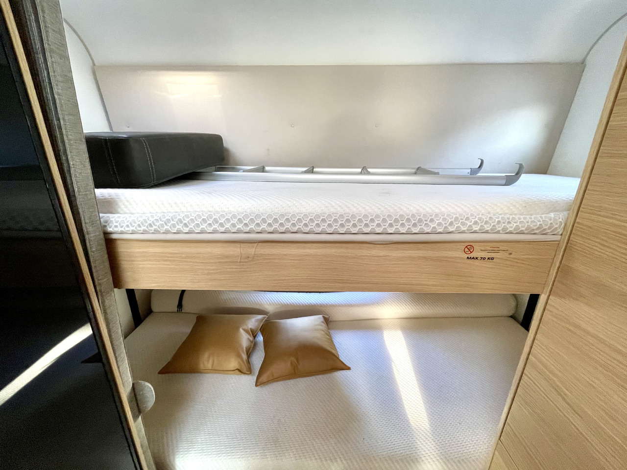 Autocaravana capuchina ADRIA Coral XL 650 DK: foto 12 Autocaravana capuchina ADRIA Coral XL 650 DK: foto 12