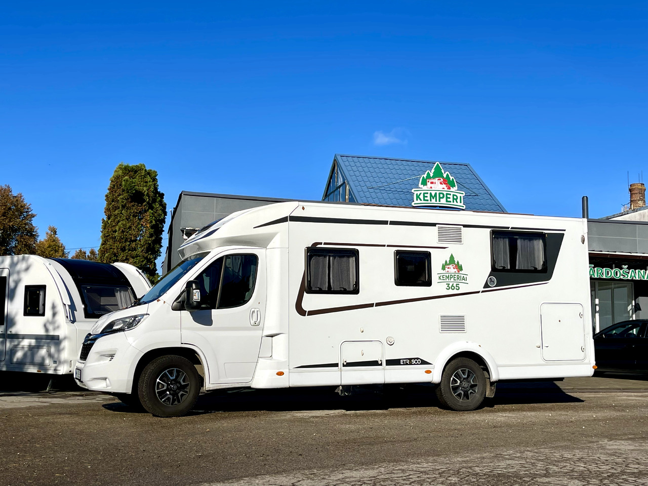 ETRUSCO T 7300 SB - Autocaravana perfilada: foto 3 ETRUSCO T 7300 SB - Autocaravana perfilada: foto 3