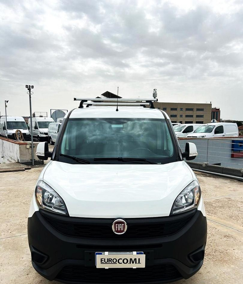 Fiat Doblò Maxi 1.6 mjt 105 cv 3 posti - Furgoneta pequeña: foto 2 Fiat Doblò Maxi 1.6 mjt 105 cv 3 posti - Furgoneta pequeña: foto 2