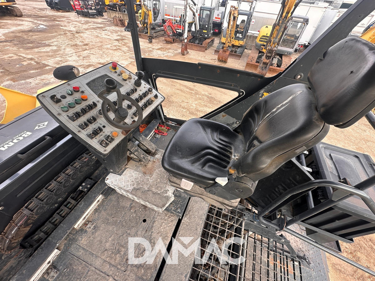 Pavimentadora de asfalto BOMAG BF600 P-2: foto 11 Pavimentadora de asfalto BOMAG BF600 P-2: foto 11