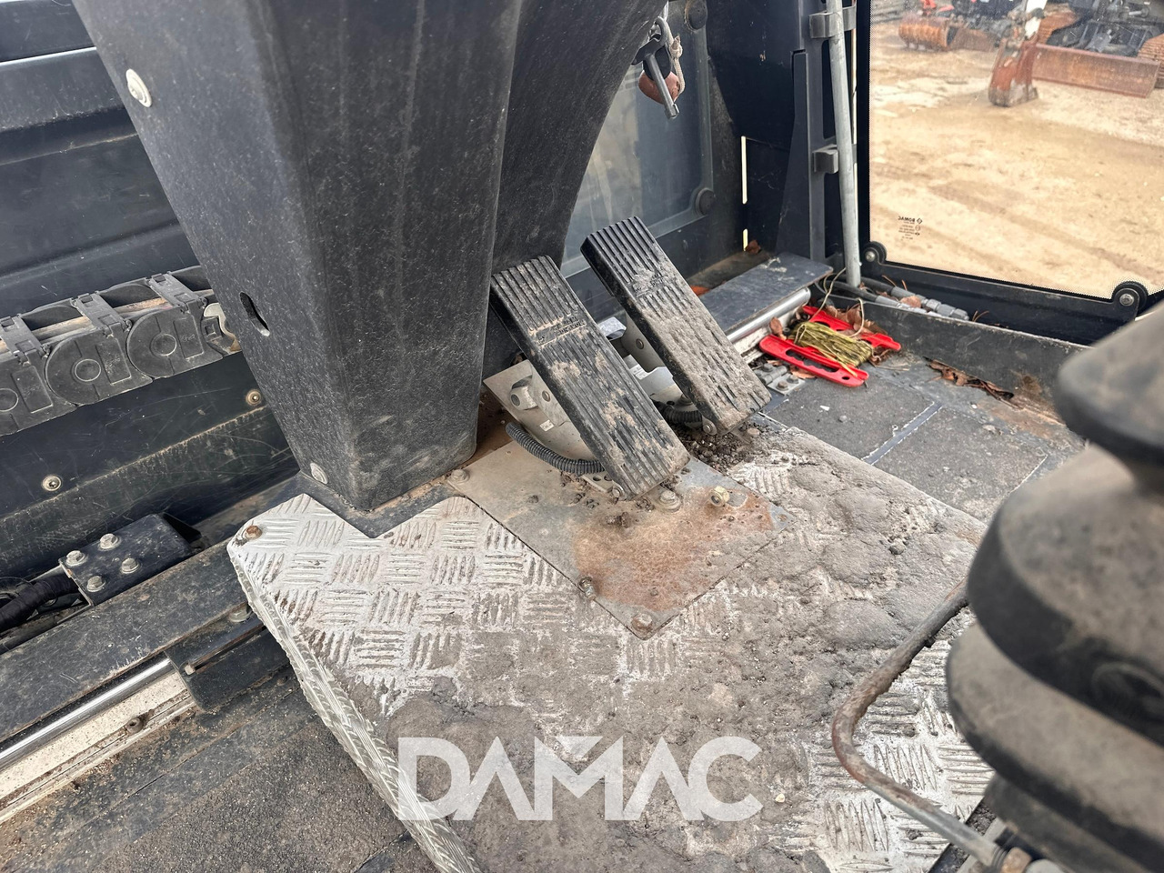 Pavimentadora de asfalto BOMAG BF600 P-2: foto 13 Pavimentadora de asfalto BOMAG BF600 P-2: foto 13