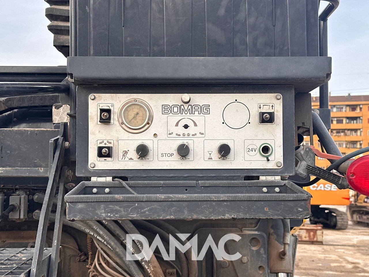 Pavimentadora de asfalto BOMAG BF600 P-2: foto 9 Pavimentadora de asfalto BOMAG BF600 P-2: foto 9