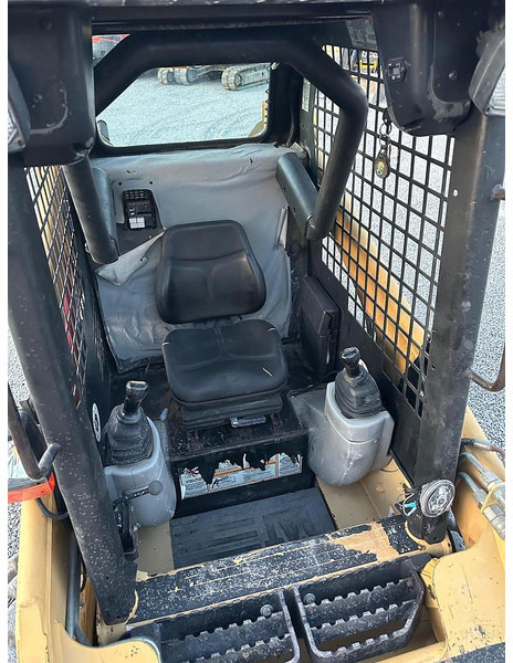 Minicargadora de cadenas Caterpillar 226BHF: foto 12