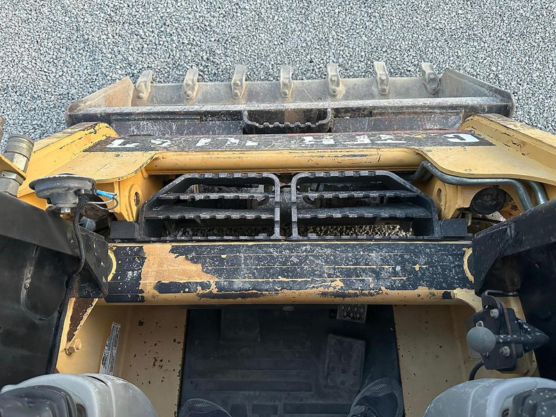 Minicargadora de cadenas Caterpillar 226BHF: foto 13