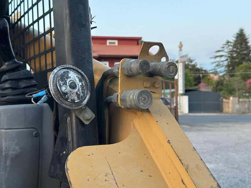 Minicargadora de cadenas Caterpillar 226BHF: foto 18