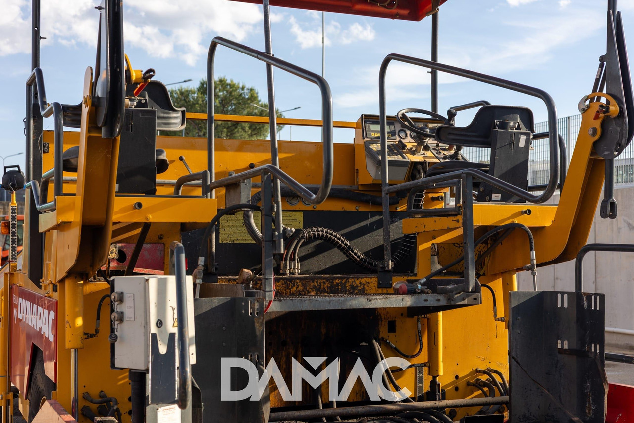 Pavimentadora de asfalto DYNAPAC F121-4W: foto 6 Pavimentadora de asfalto DYNAPAC F121-4W: foto 6